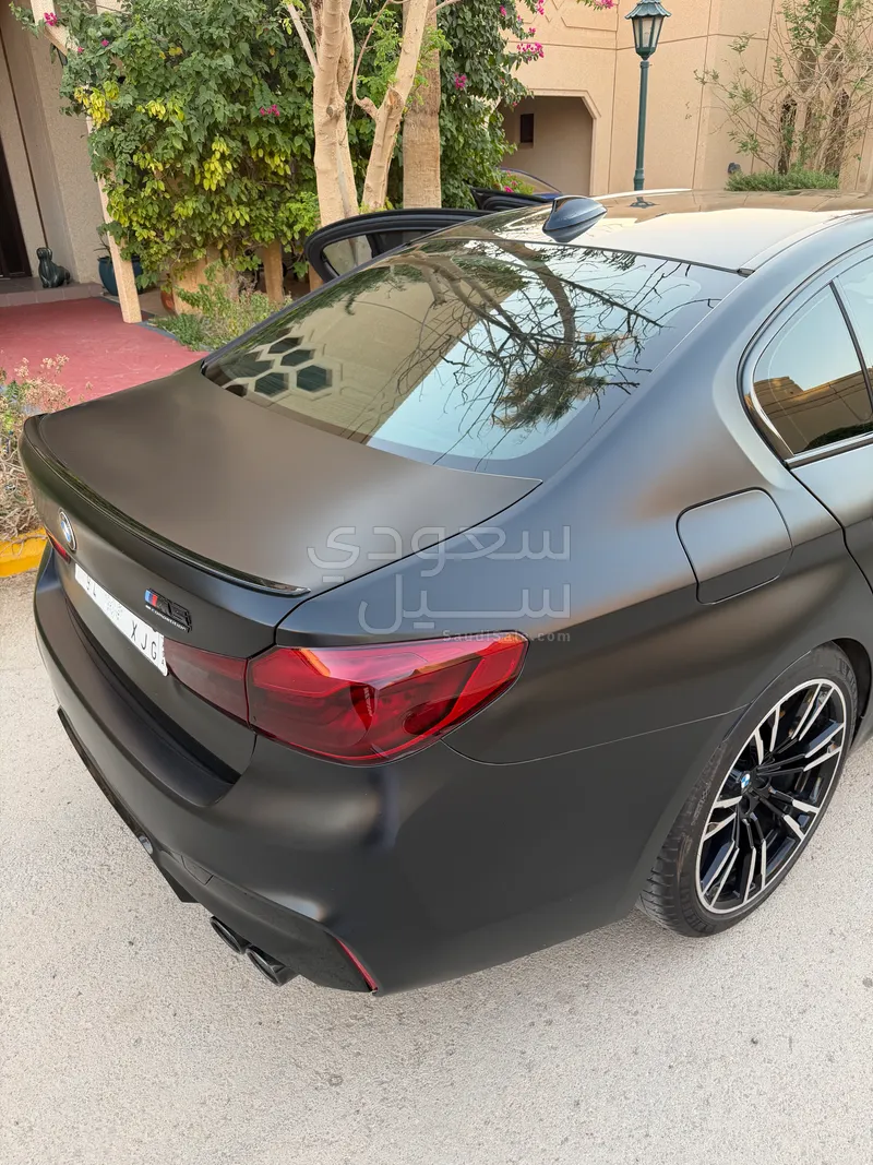 2019 بي ام دبليو الفئة ام إم 5 كومباتيشن باكج