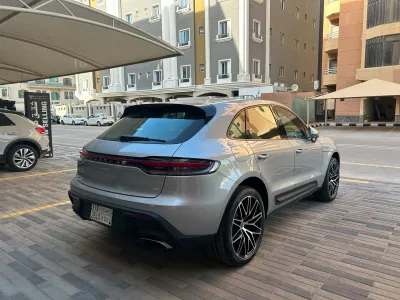 2025 بورش ماكان