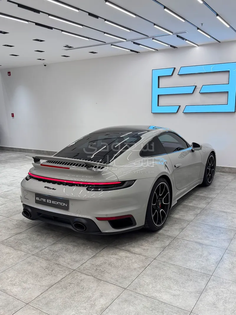 2021 بورش 911 توربو