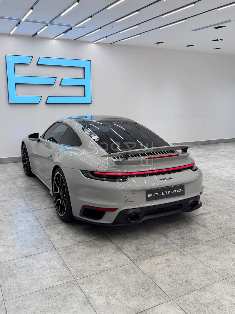 2021 بورش 911 توربو