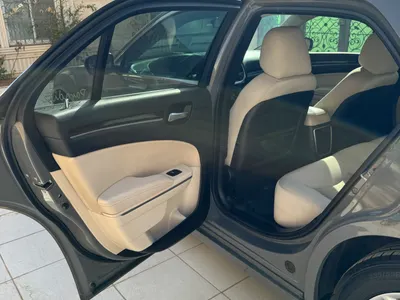 2019 كرايسلر 300 سي