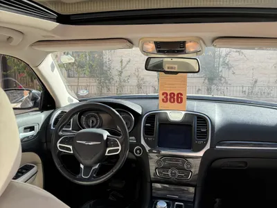 2019 كرايسلر 300 سي