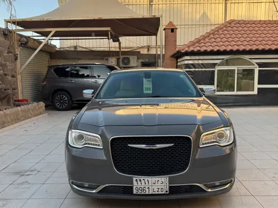2019 كرايسلر 300 سي