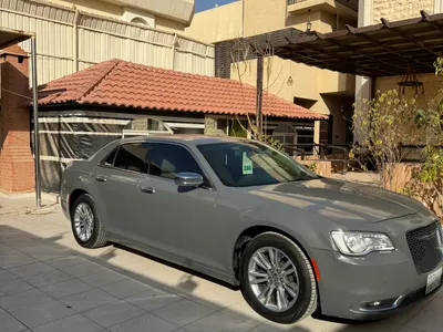 2019 كرايسلر 300 سي