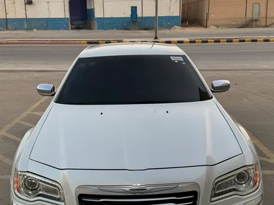 2014 كرايسلر 300 سي