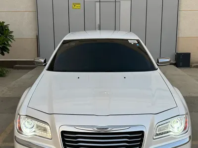 2014 كرايسلر 300 سي