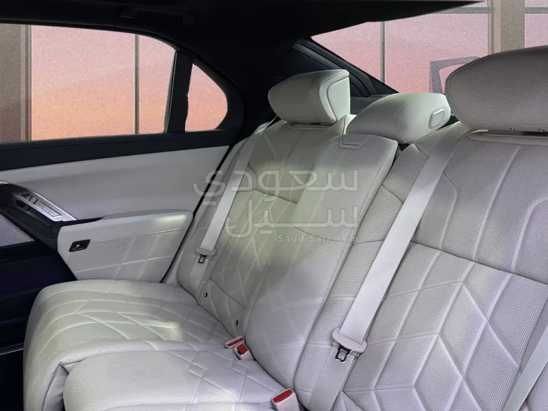 2026 بي ام دبليو الفئة السابعة 740أي