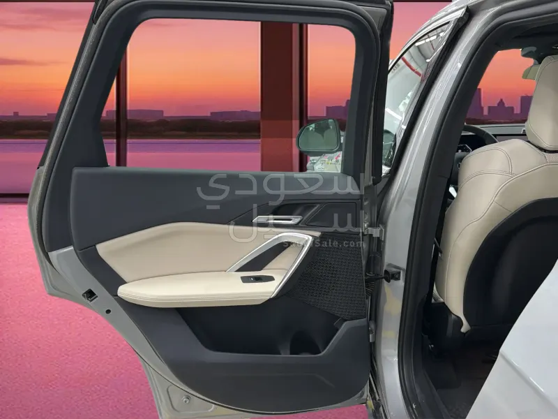 2025 بي ام دبليو الفئة اكس 1