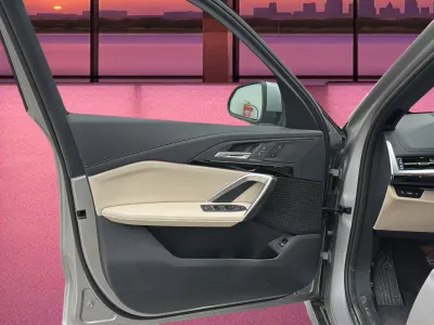 2025 بي ام دبليو الفئة اكس 1