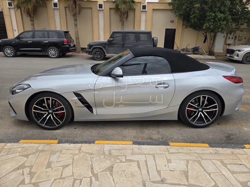 2022 بي ام دبليو الفئة زد 4