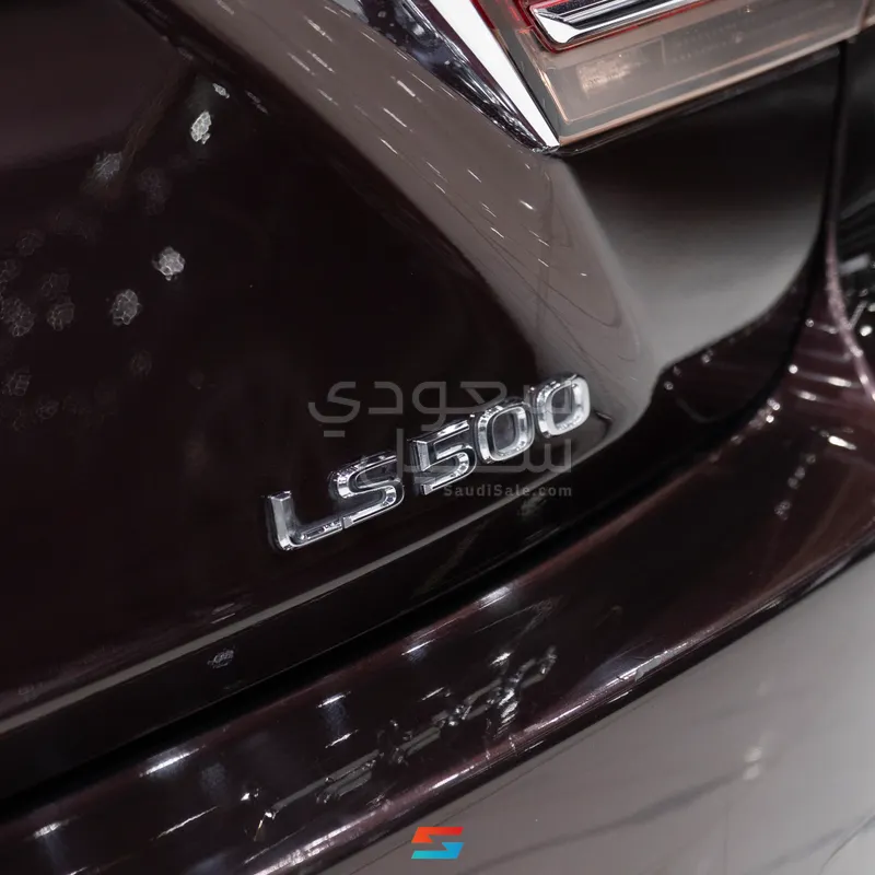 2018 لكزس إل إس 500