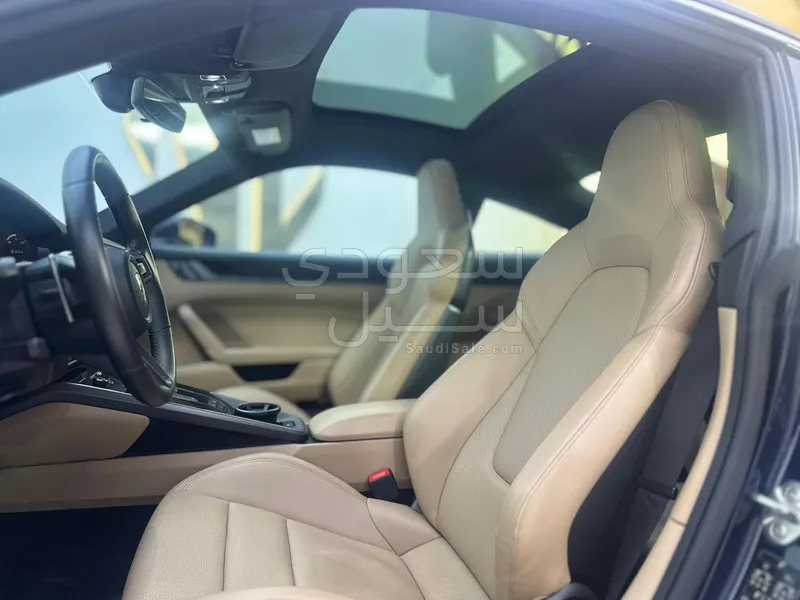 2021 بورش 911 كاريرا