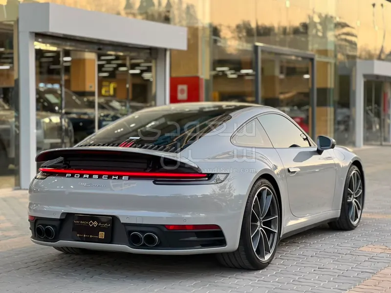 2024 بورش 911 كاريرا