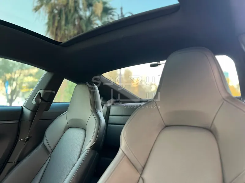 2024 بورش 911 كاريرا