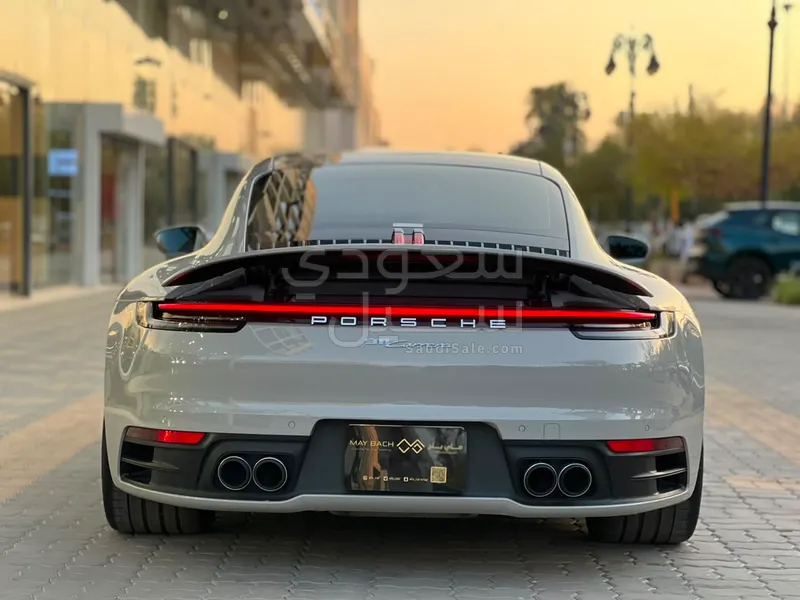 2024 بورش 911 كاريرا