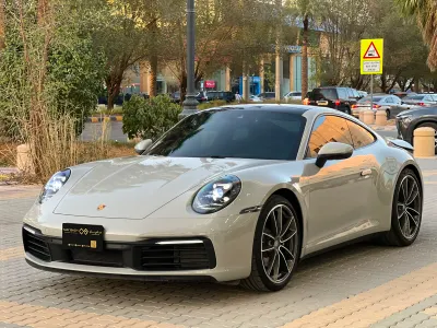 2024 بورش 911 كاريرا