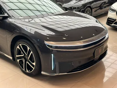 2026 لوسيد اير بيور