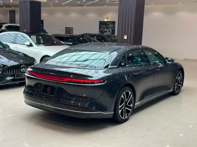 2026 لوسيد اير بيور