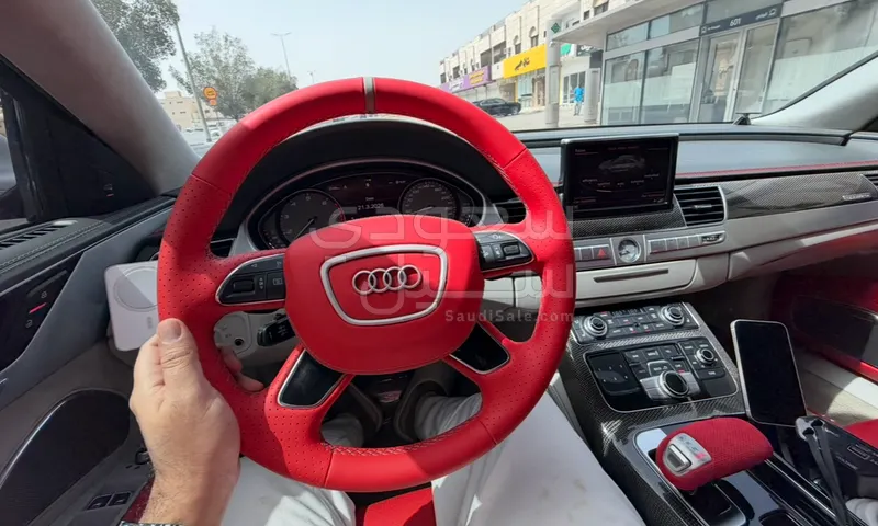 2013 اودي اس 8