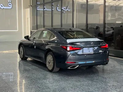 2025 لكزس إي إس 350