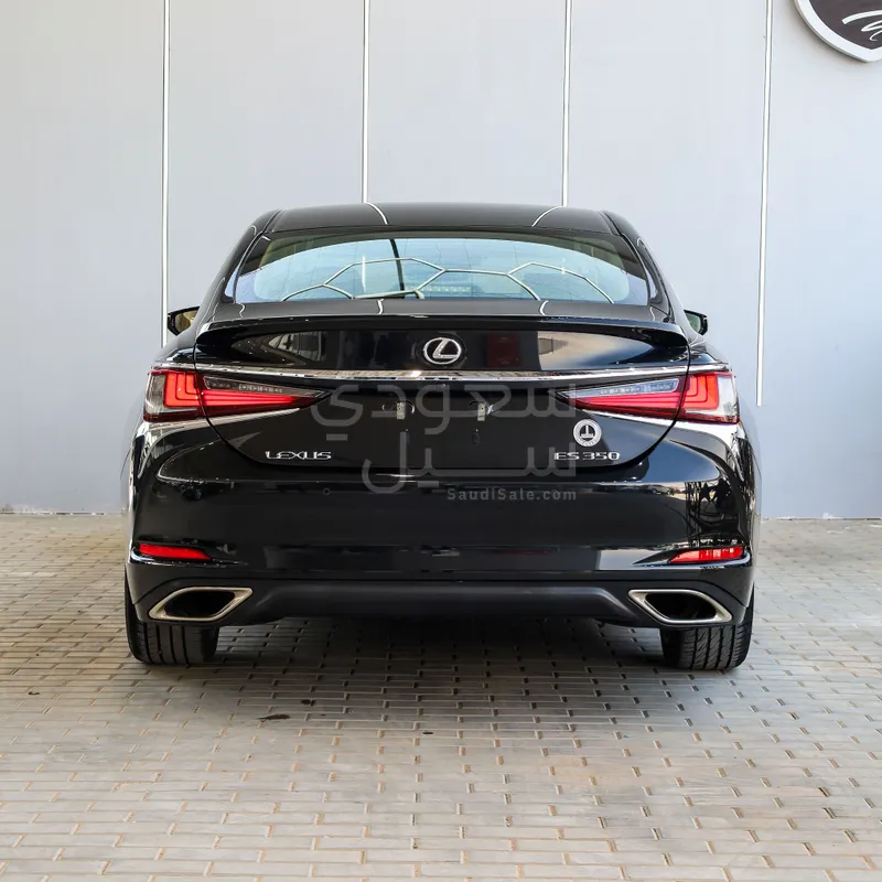 2023 لكزس إي إس 350