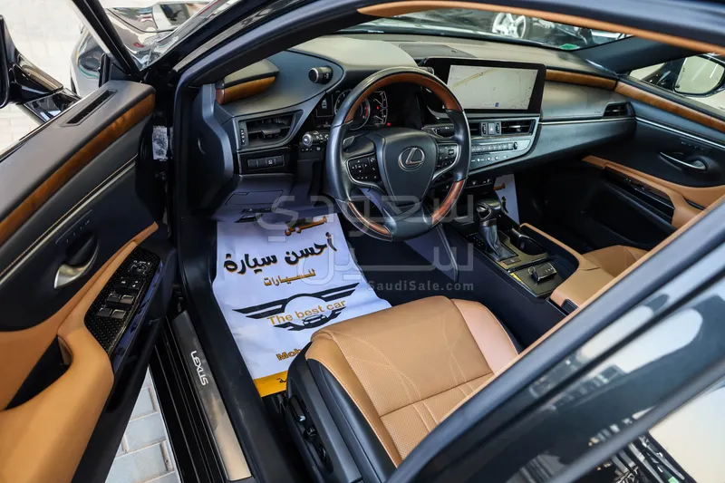 2023 لكزس إي إس 350