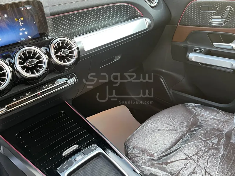 2025 مرسيدس - بنز جي إل بي 220