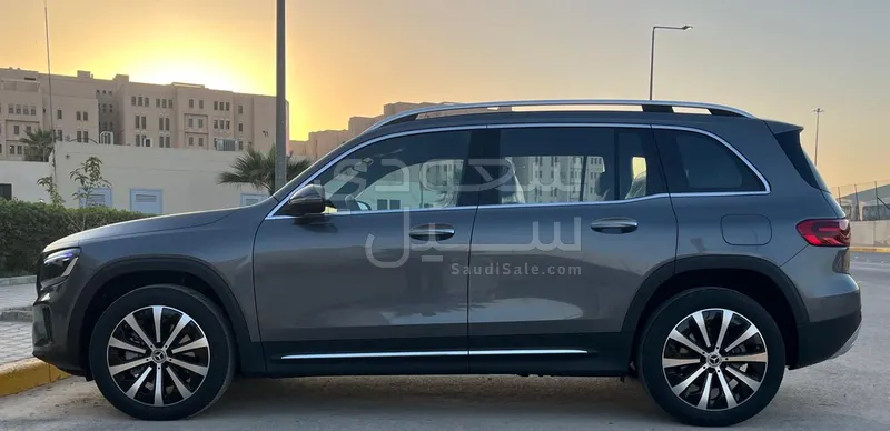 2025 مرسيدس - بنز جي إل بي 220