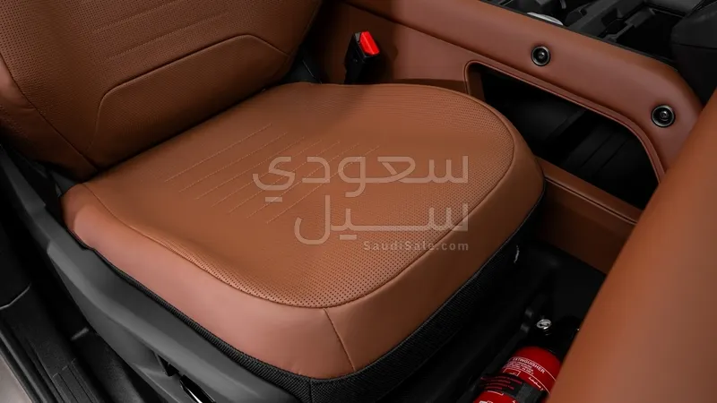 2026 لاند روفر ديفيندر اوكتا