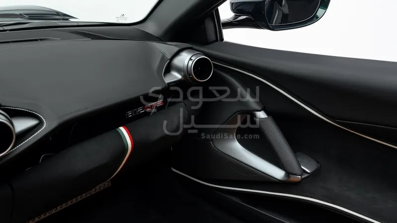 2024 فيراري 812 جي تي اس