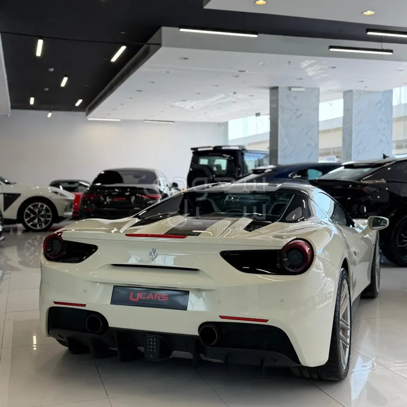 2016 فيراري 488
