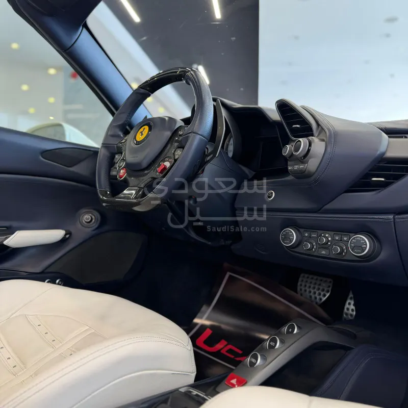 2016 فيراري 488