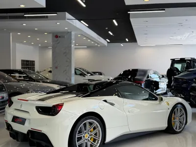 2016 فيراري 488
