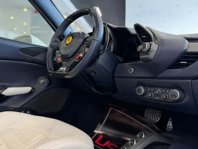 2016 فيراري 488