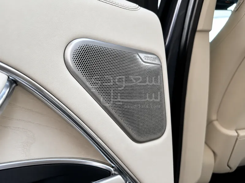 2023 لاند روفر رينج روفر اس في اوتوبيوغرافي