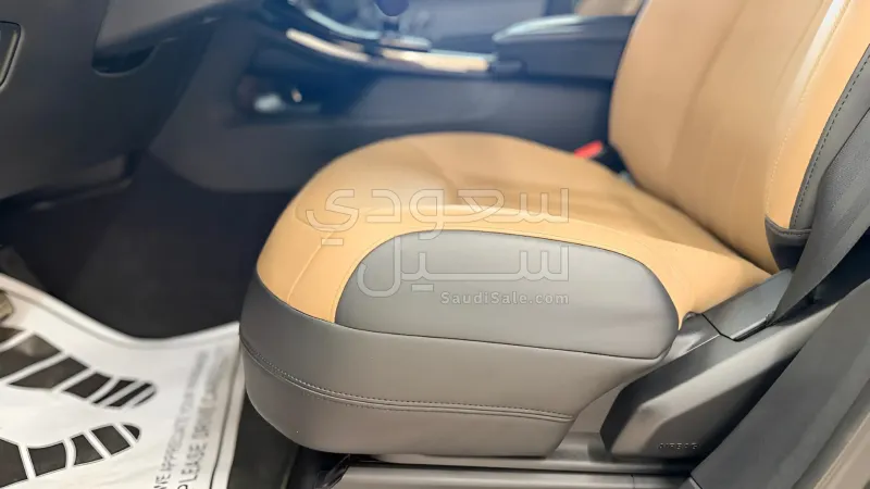 2025 لاند روفر رينج روفر سبورت اتش اس اي