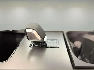 2025 لاند روفر ديسكفري سبورت