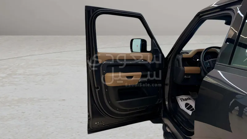 2025 لاند روفر ديفيندر 110 اكس داينمك