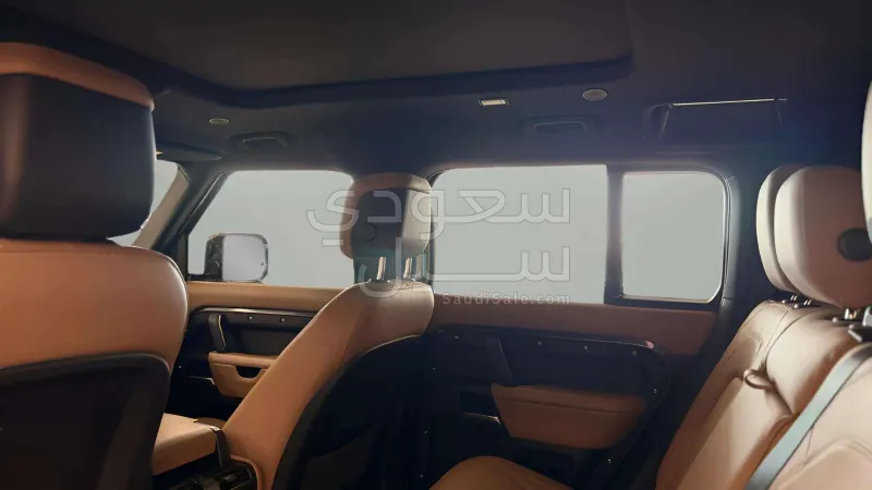 2025 لاند روفر ديفيندر 110 اكس داينمك