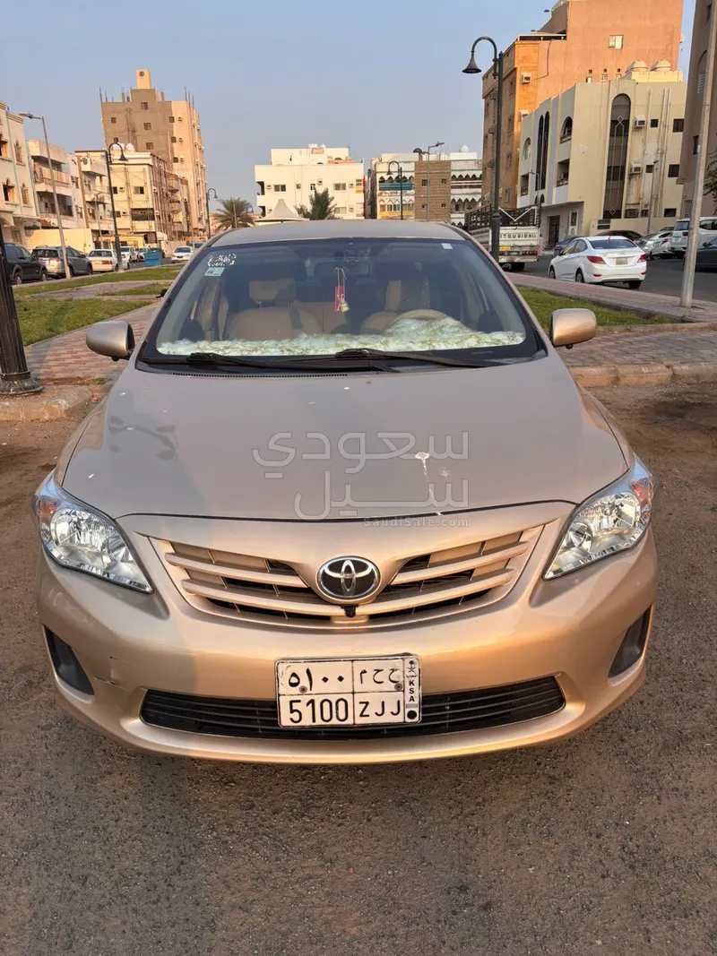 2013 تويوتا كورولا