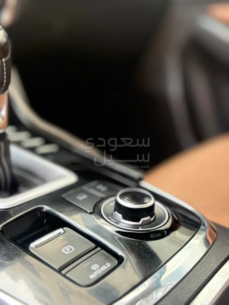 2023 ايسوزو ام يو اكس