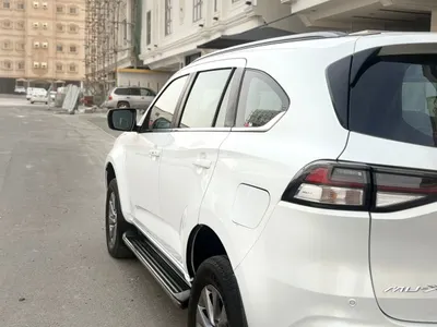 2023 ايسوزو ام يو اكس