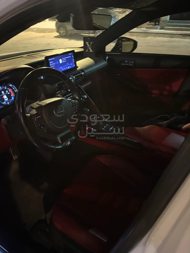 2022 لكزس آي إس 350 إف