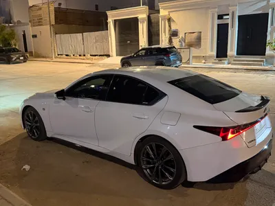 2022 لكزس آي إس 350 إف