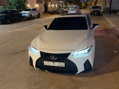 2022 لكزس آي إس 350 إف