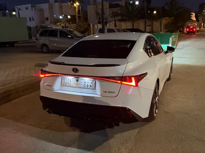 2022 لكزس آي إس 350 إف