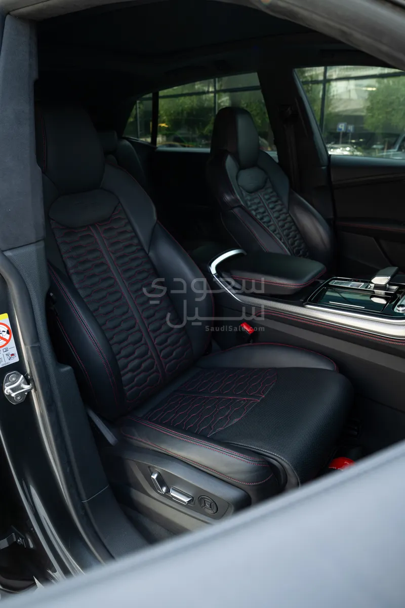 2023 Audi RS Q8
