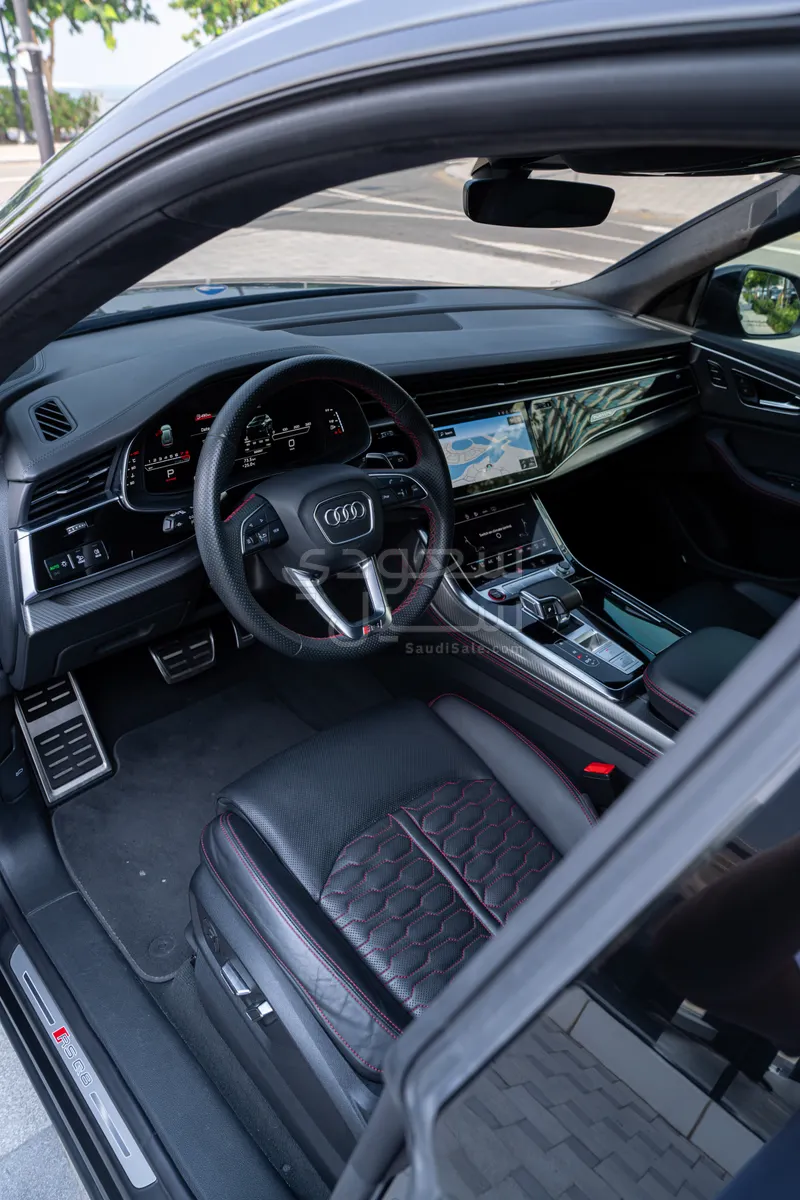 2023 Audi RS Q8