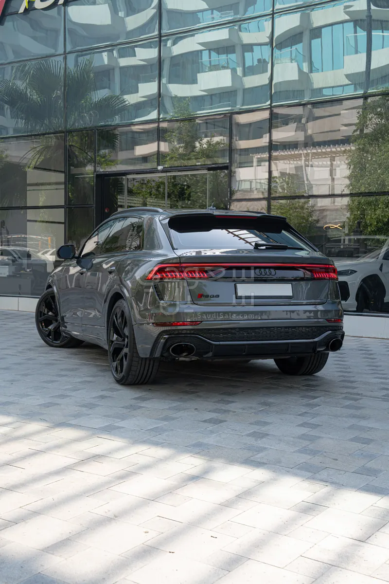 2023 Audi RS Q8