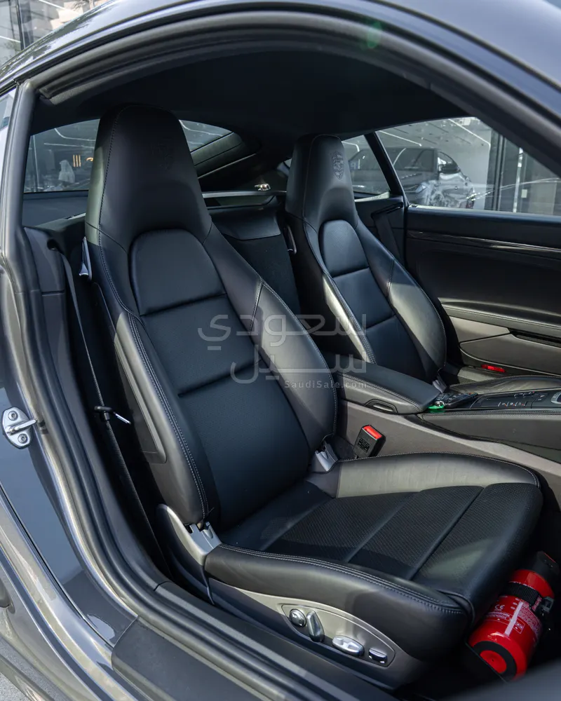 2021 Porsche 718 Cayman